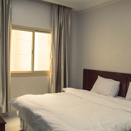 Wardah Hotel Apartments Sharjah Esterno foto