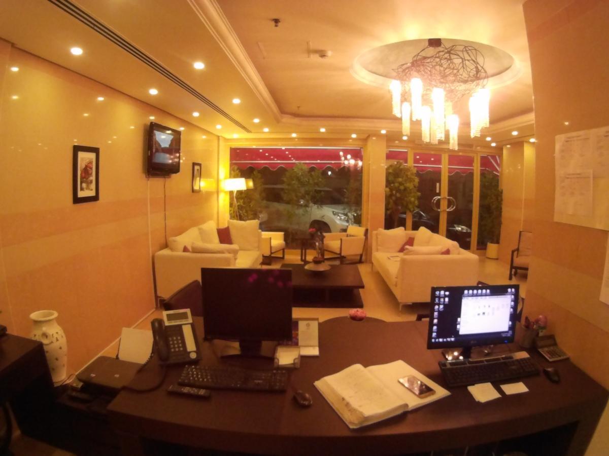 Wardah Hotel Apartments Sharjah Esterno foto