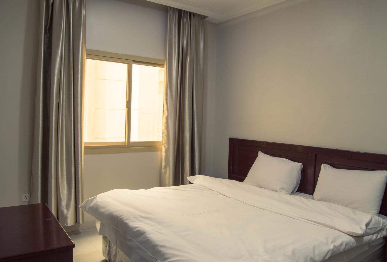 Wardah Hotel Apartments Sharjah Esterno foto