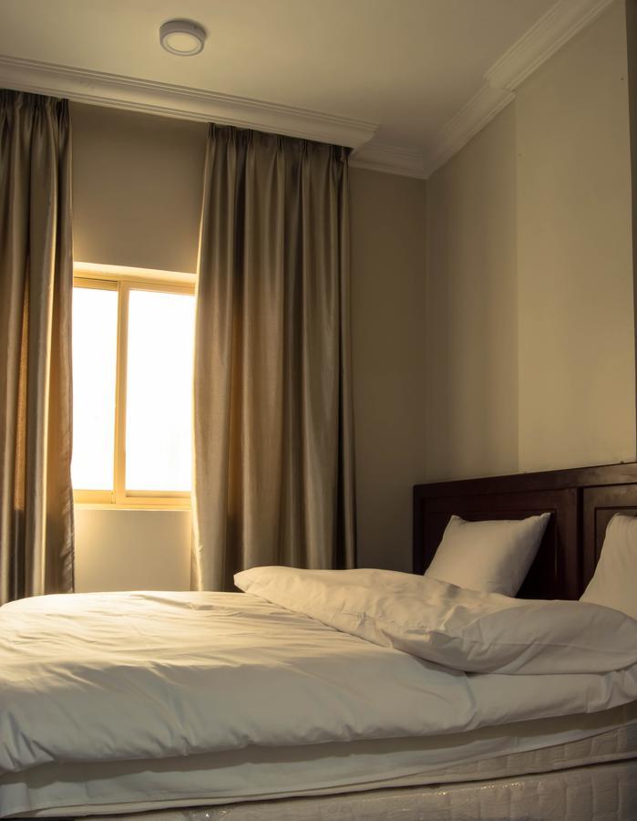 Wardah Hotel Apartments Sharjah Esterno foto